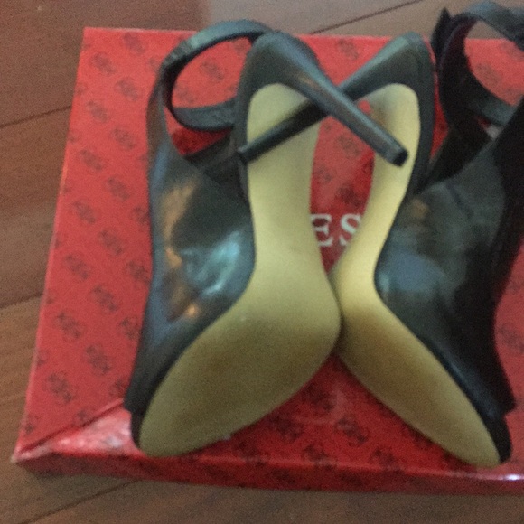 GUESS OPENED BACK BOOTIES - Picture 6 of 7